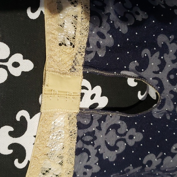 Blush. NWOT. 2-piece lace strappy cami top and thong. Navy & Gold. Size LG. - Picture 3 of 7